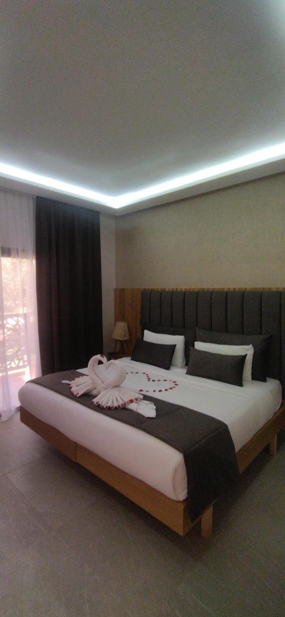 Ourika Camp Suites Hotel & Resort Ель-Харкат Екстер'єр фото